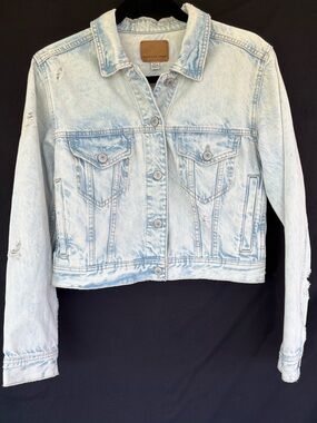 American Eagle Light Blue Acid Wash Denim Jacket